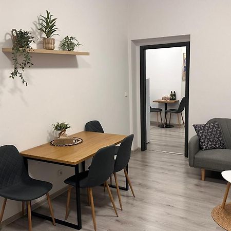 Apartmany Na Trojce Žatec Exterior foto